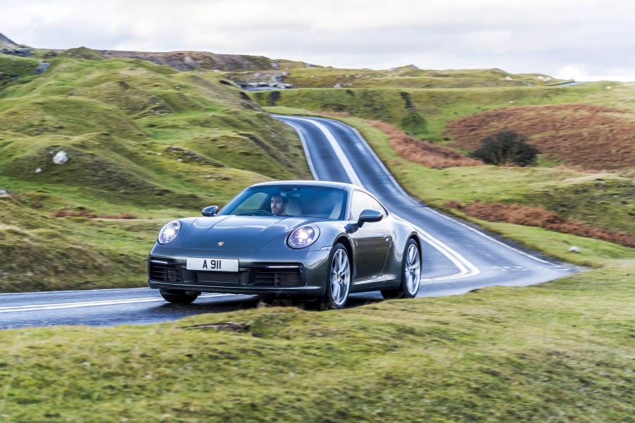  Porsche 911 Carrera (992) 2019 года  (UK) (фото 5 из 32)